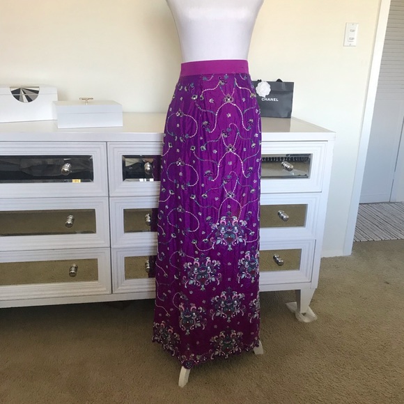 Gorgeous beaded formal Indian / Pakistan dress - Picture 2 of 8